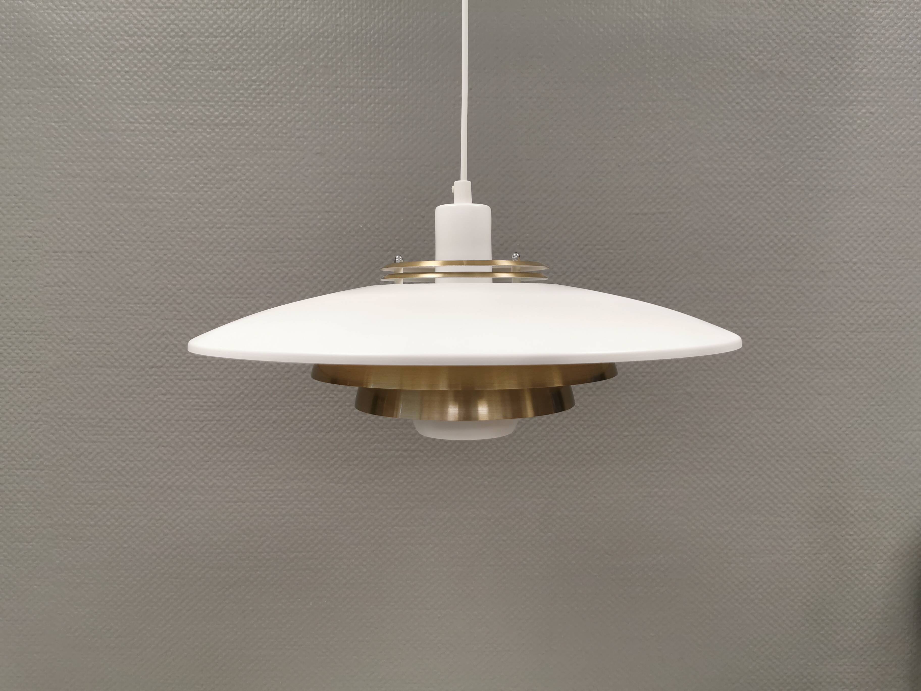 Danish designed hanging lamp, by JEKA (closed in the early 90s) model Dania