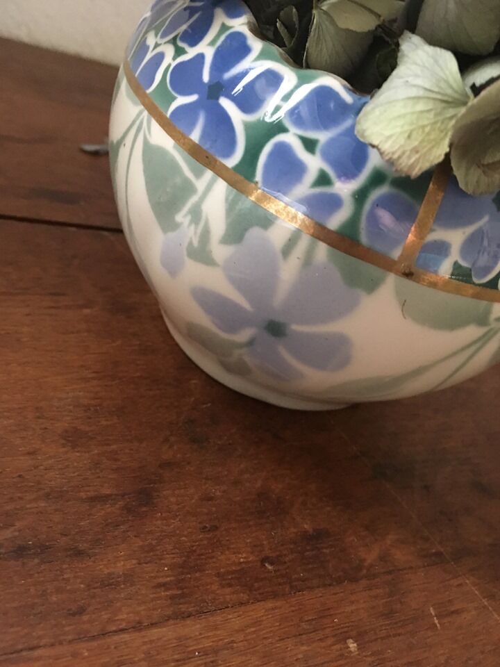 Gardener in Lunéville faience.