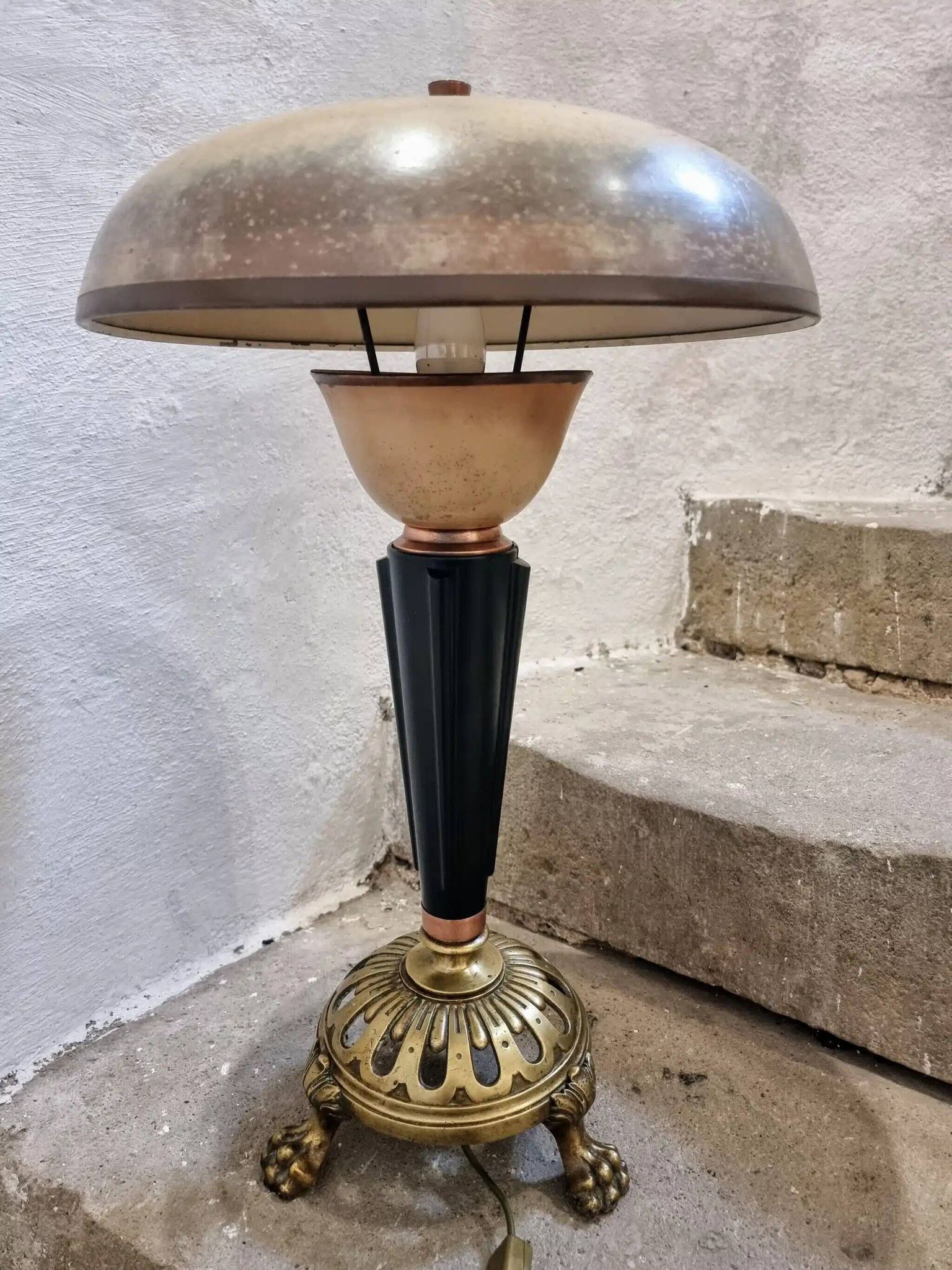 Lampe de table art déco vintage – cuivre, laiton et bakélite – abat-jour champignon – années 1920