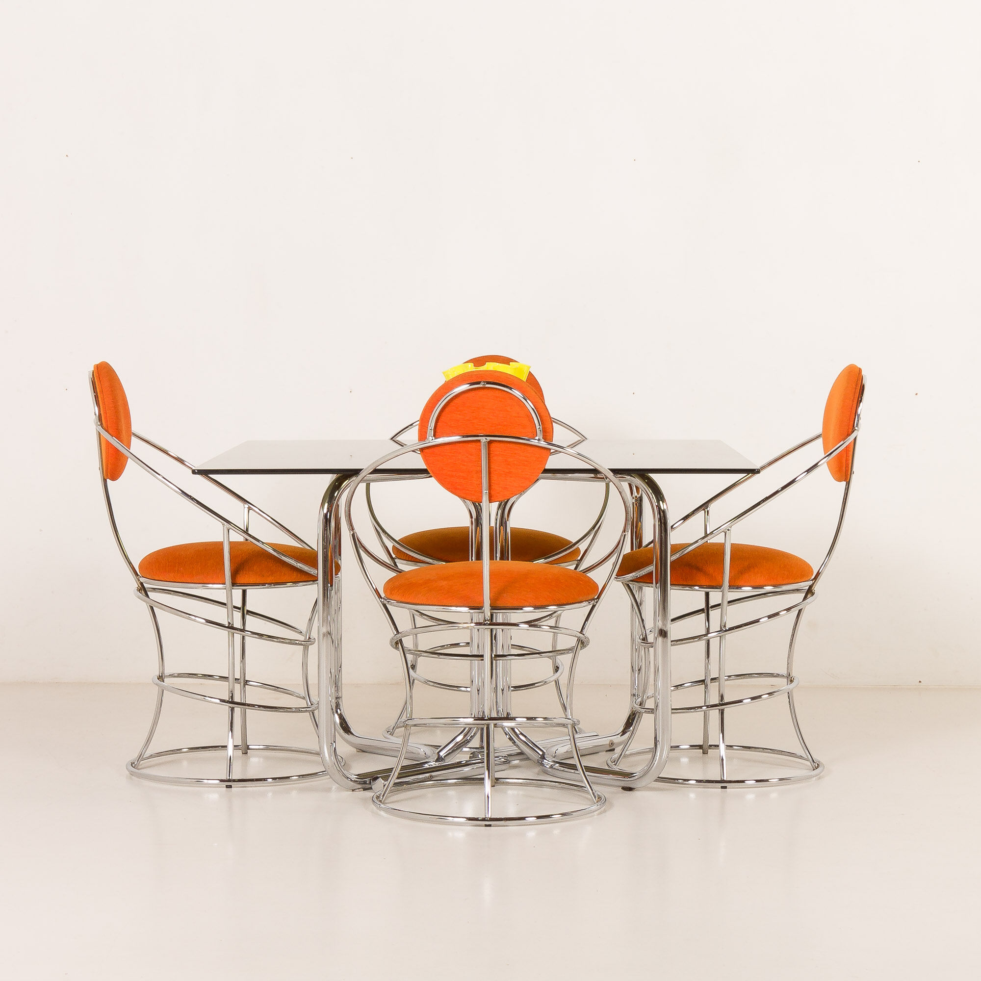 Table à manger space age italienne avec 4 chaises attribuées à Giotto Stoppino, années 1970.