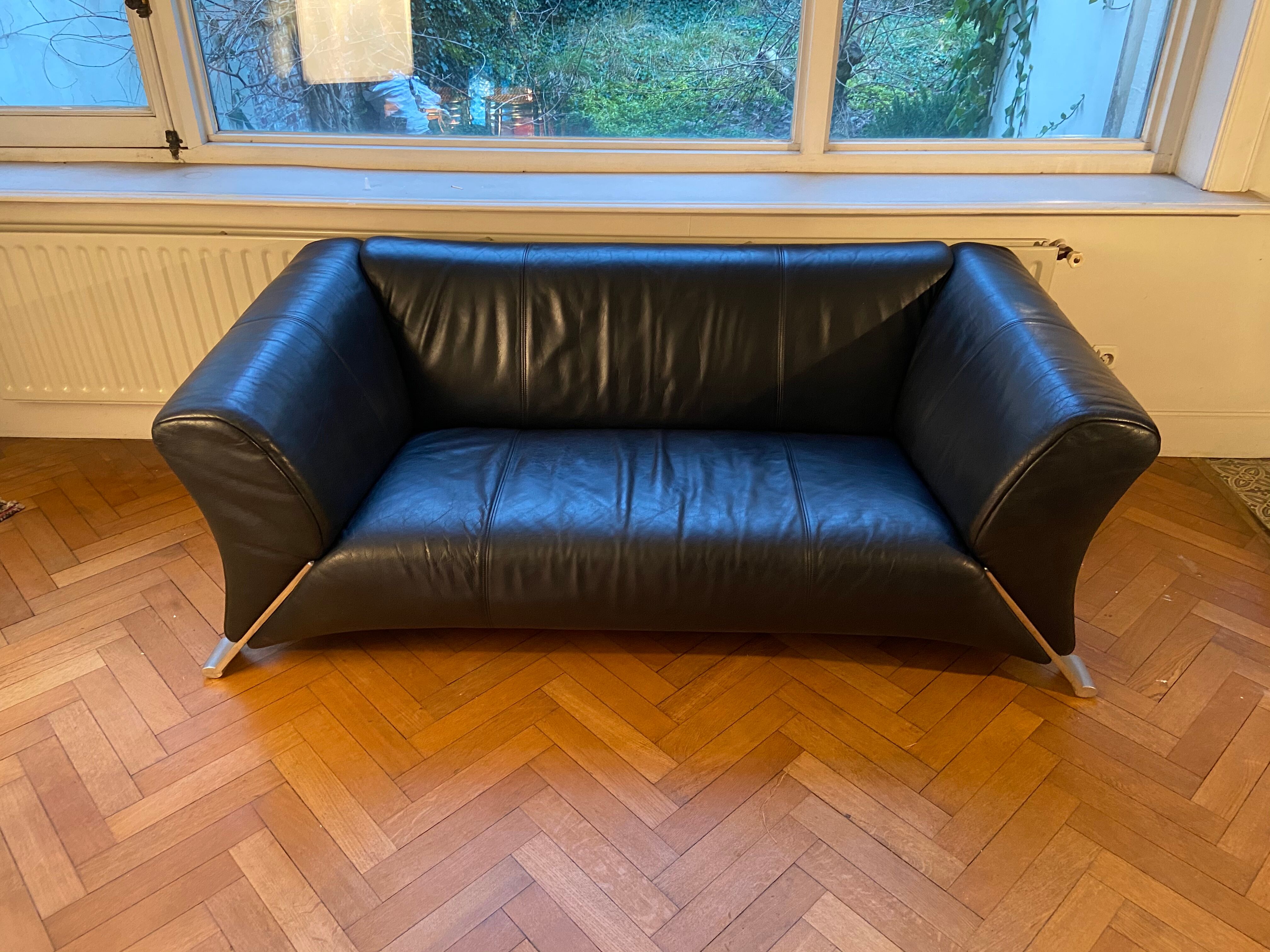 Rolf Benz 2-seater black leather sofa, Germany, 1980s