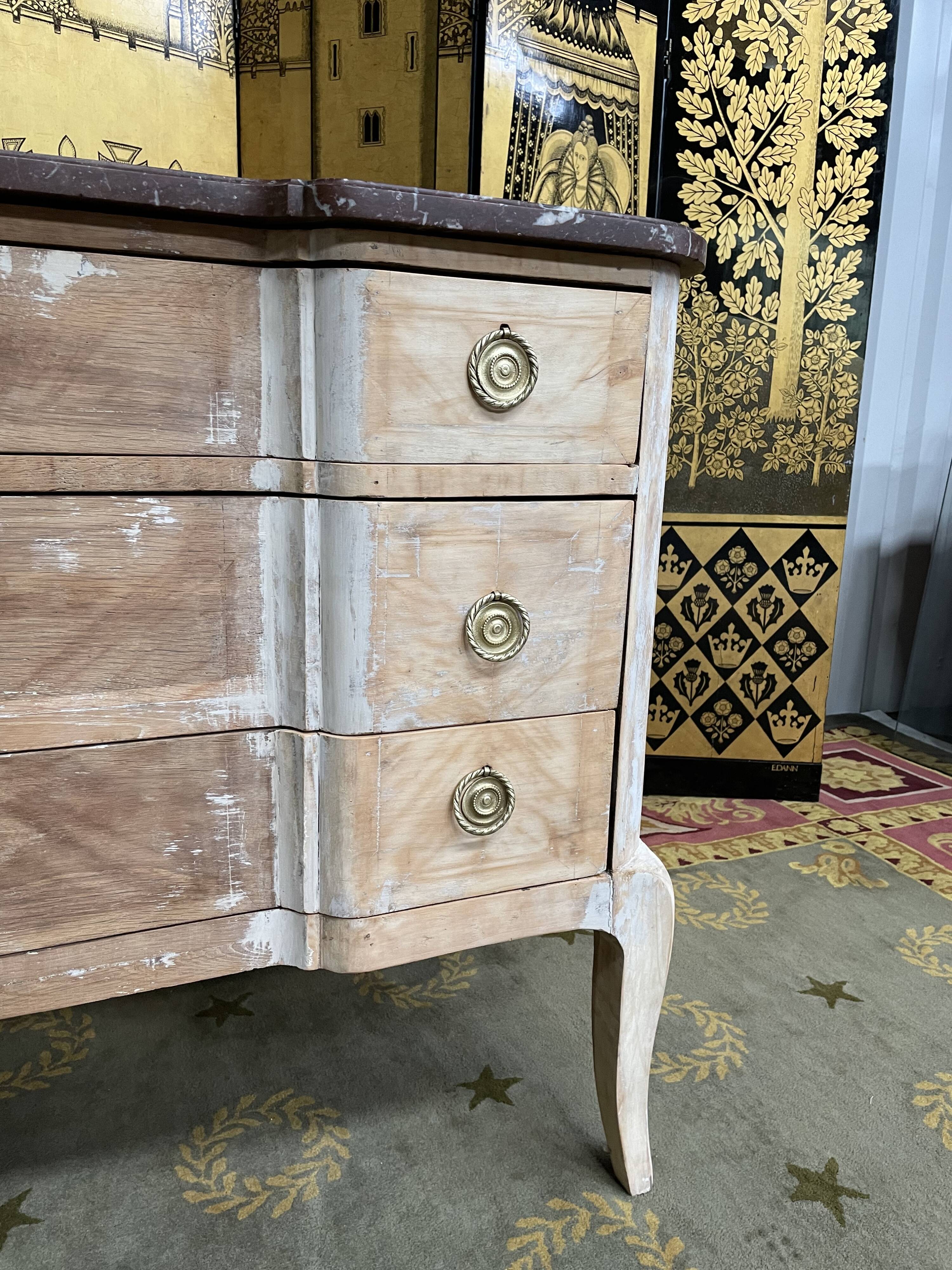 Raw dresser Louis XV style