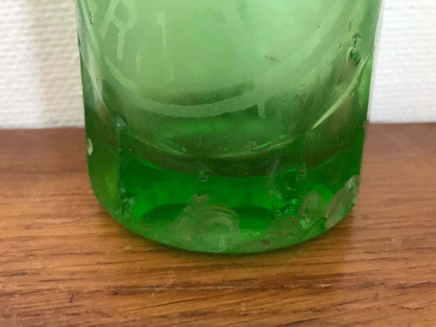 Siphon uralin / uranium / yellow green marquise shape