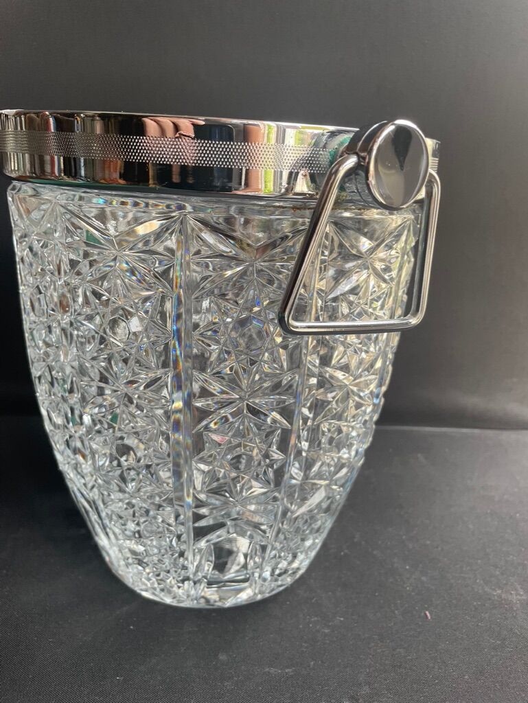 Crystal and chrome metal cooling bucket