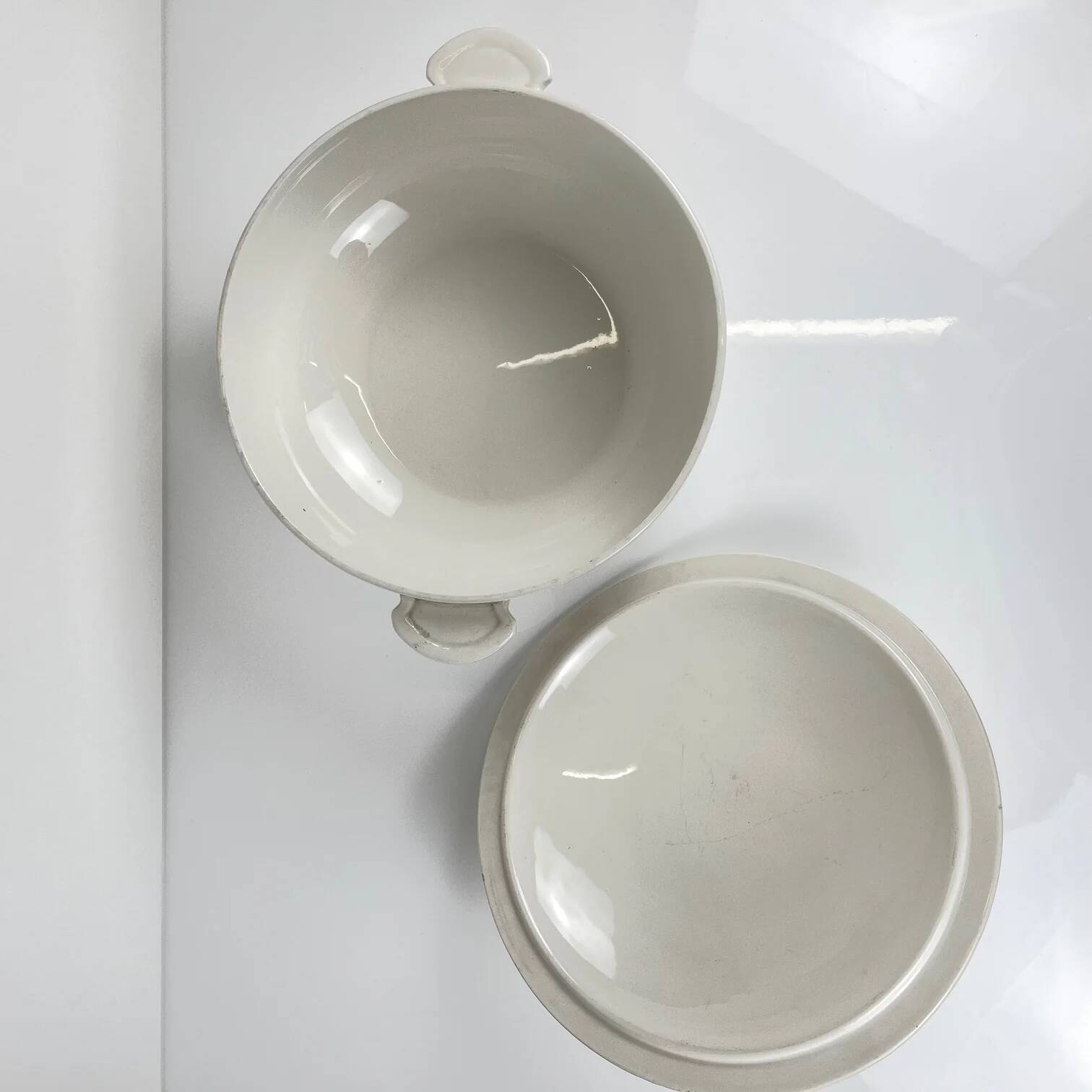 Soup tureen "The Hive", Moulins des Loups, 20th century