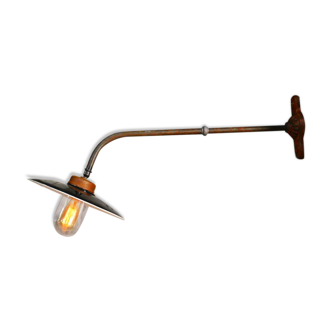 Traditional gooseneck court lamp