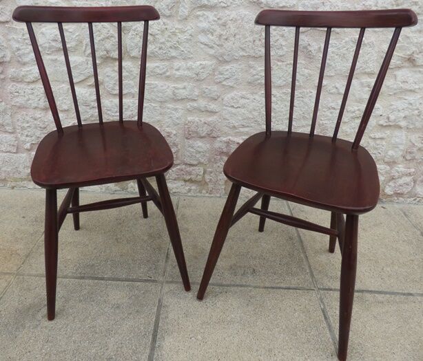Paire de chaises à barette de style Baumann en bois patinés