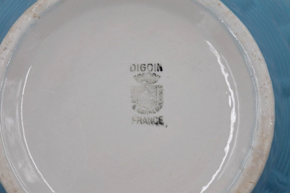 Salad bowl in earthenware Digoin Sarreguemines trompe l'oeil basket in blue