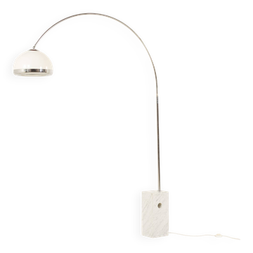 Lampe arc italienne des années 70 dans le style de Castiglioni.