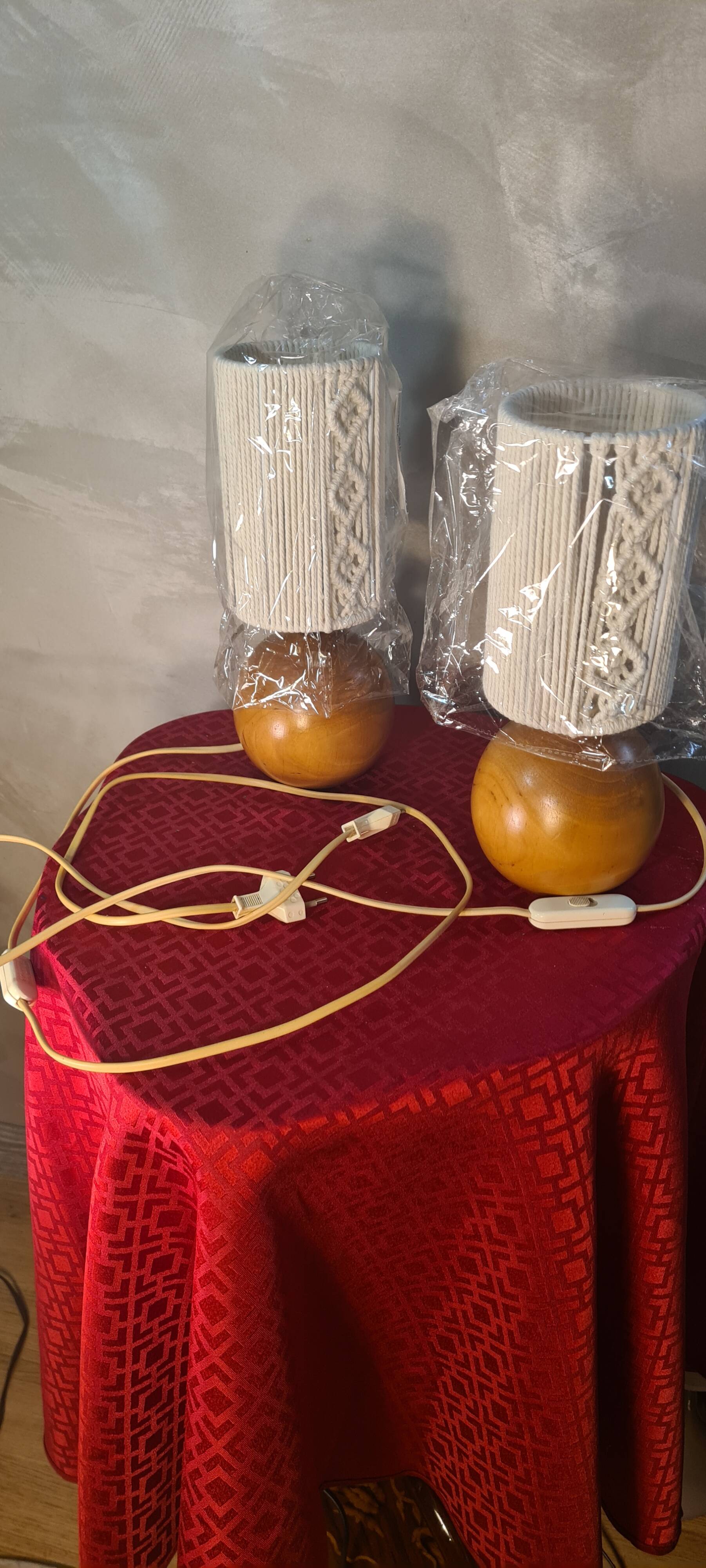 2 solid wood ball bedside lamps with white woven lampshade 28x11