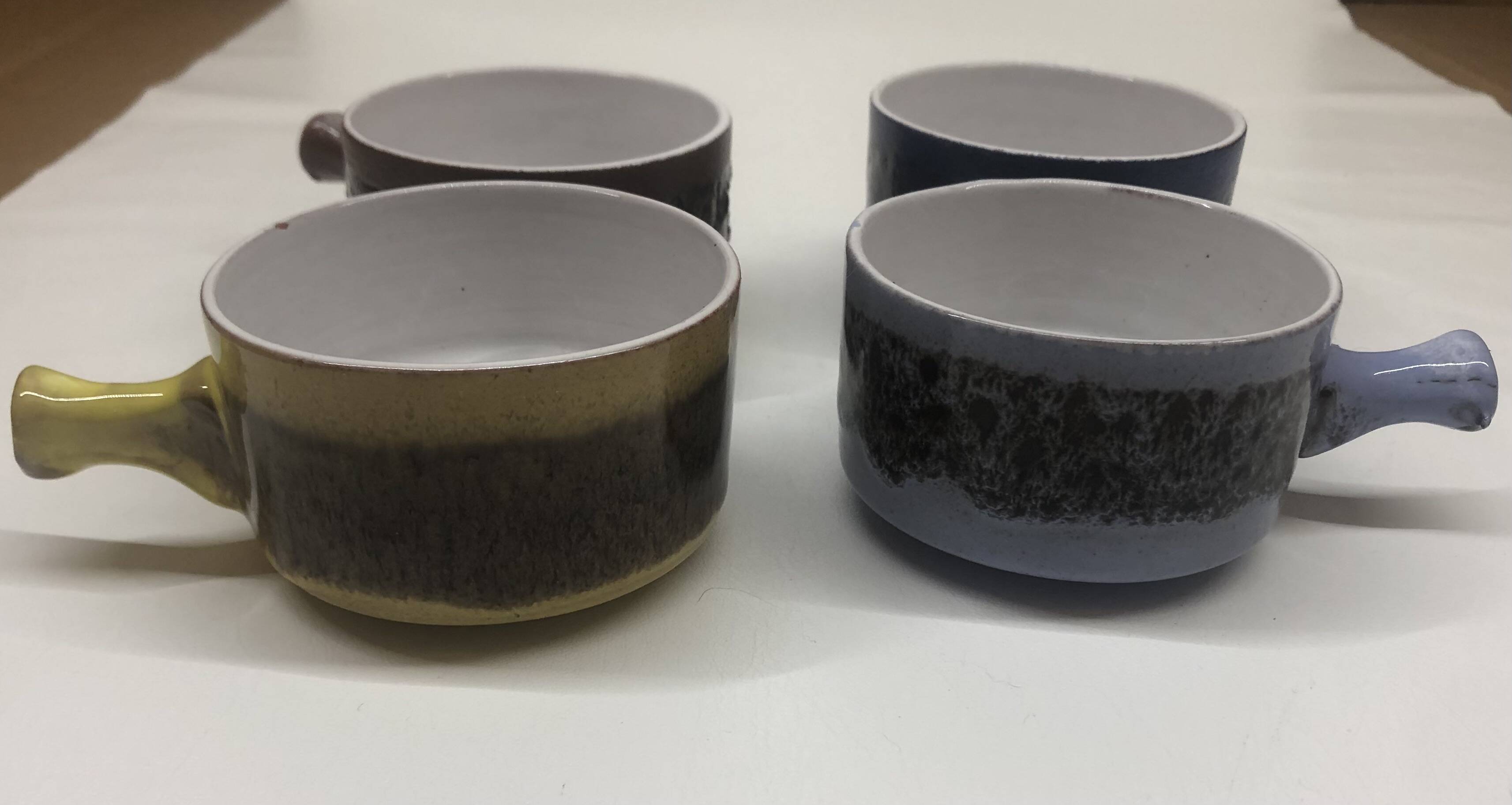 Set of 4 ceramic bowls