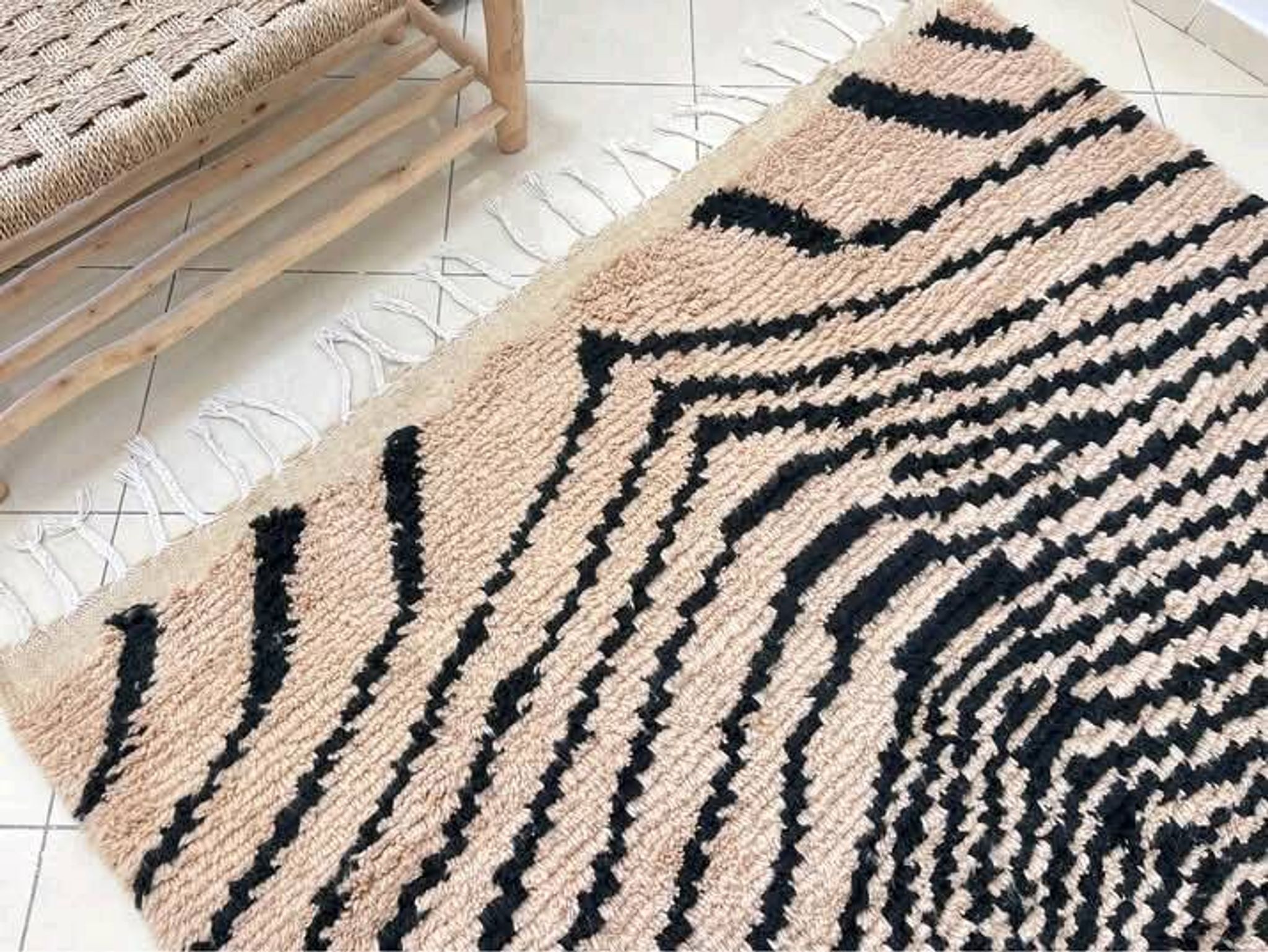 Decorated Berber rug 260cmx160cm