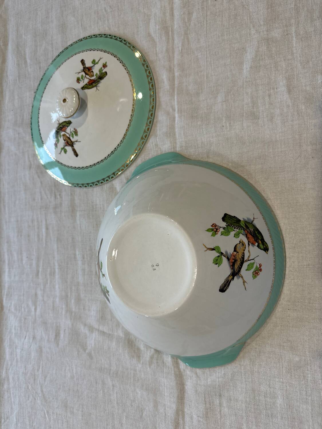 Badonviller soup tureen with birds