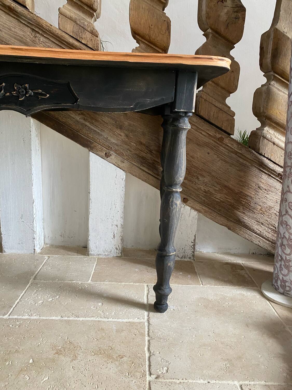 Vintage castle manor entrance furniture console