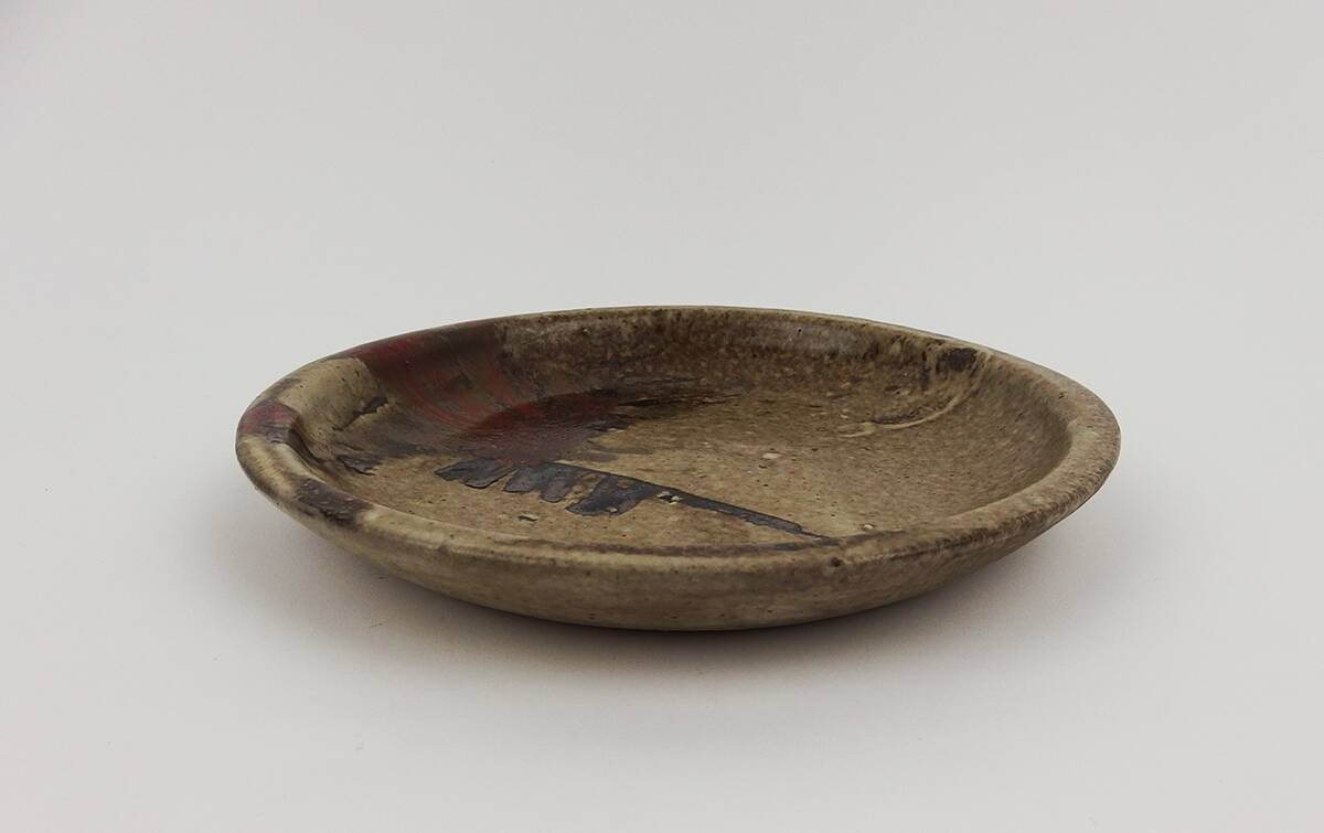 two small earthenware dishes by Heraud and the Pottery of Sancerre