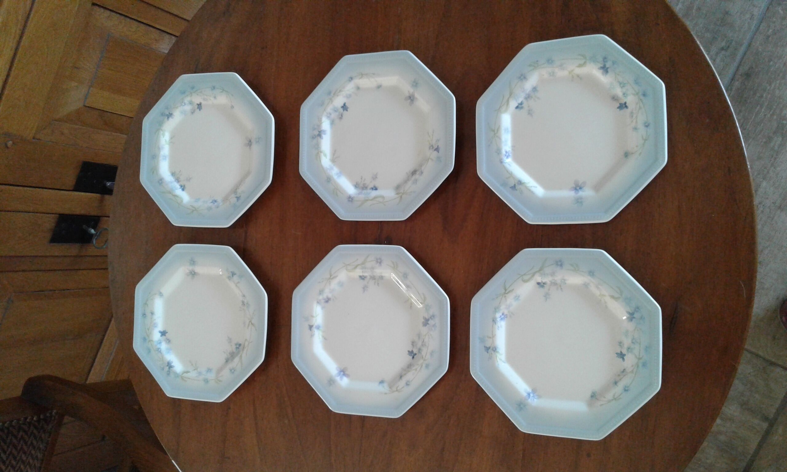 6 Dessert plates, original. vintage