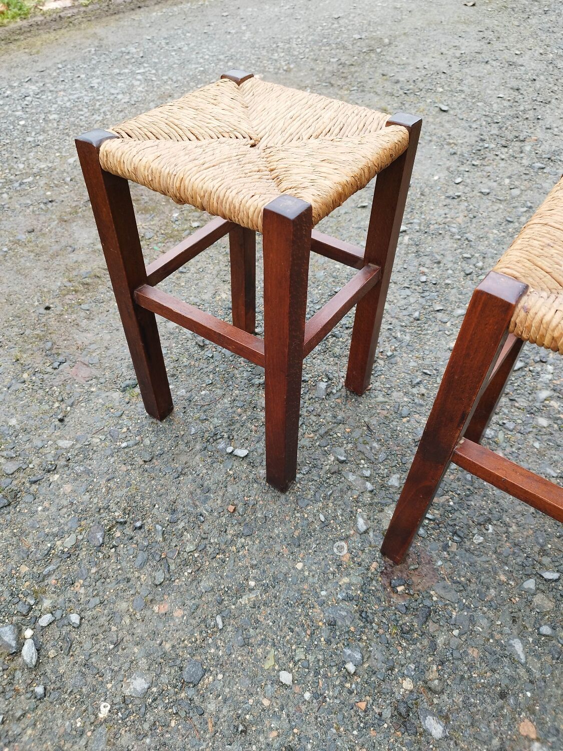 Paire de tabourets paillés rustique bois