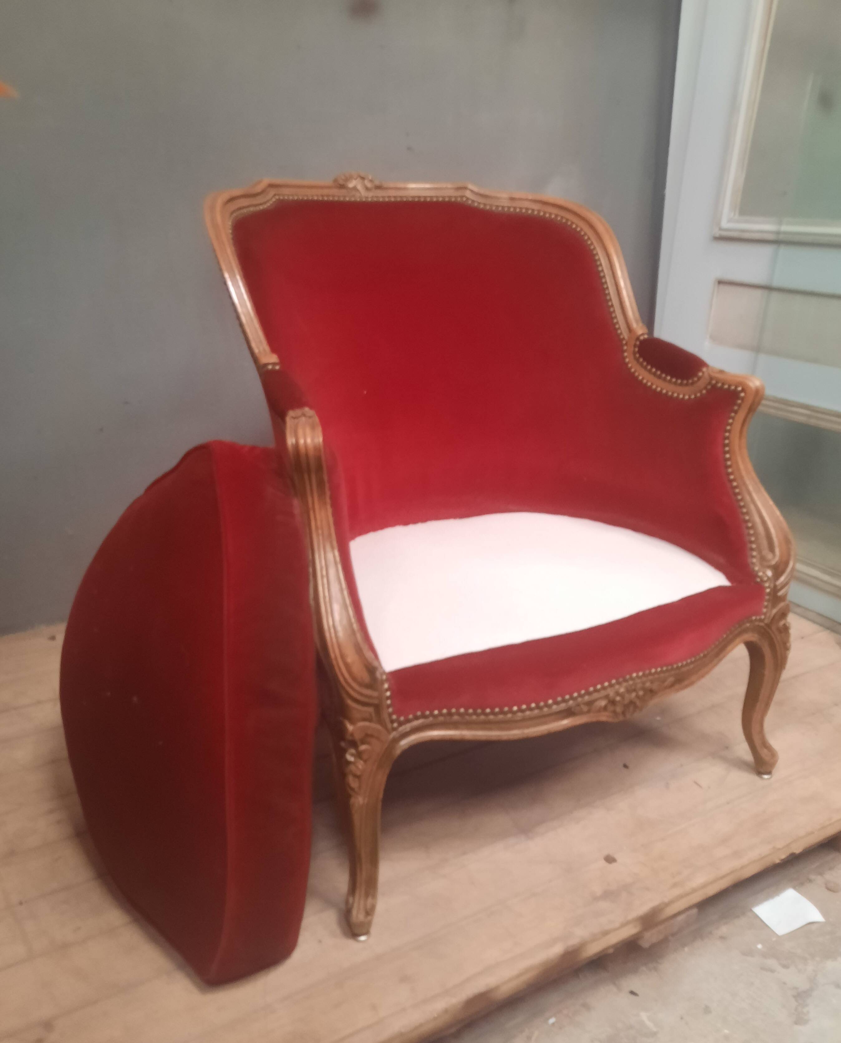 Large Louis XV style bergere chair in red velvet