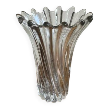 Twisted glass corolla vase in the style of Pierre d'Avesn.