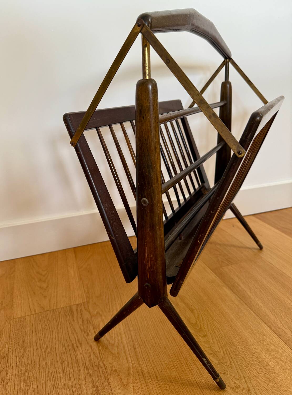 Folding wood and brass magazine rack by Cesare Lacca – Italy, 1950s