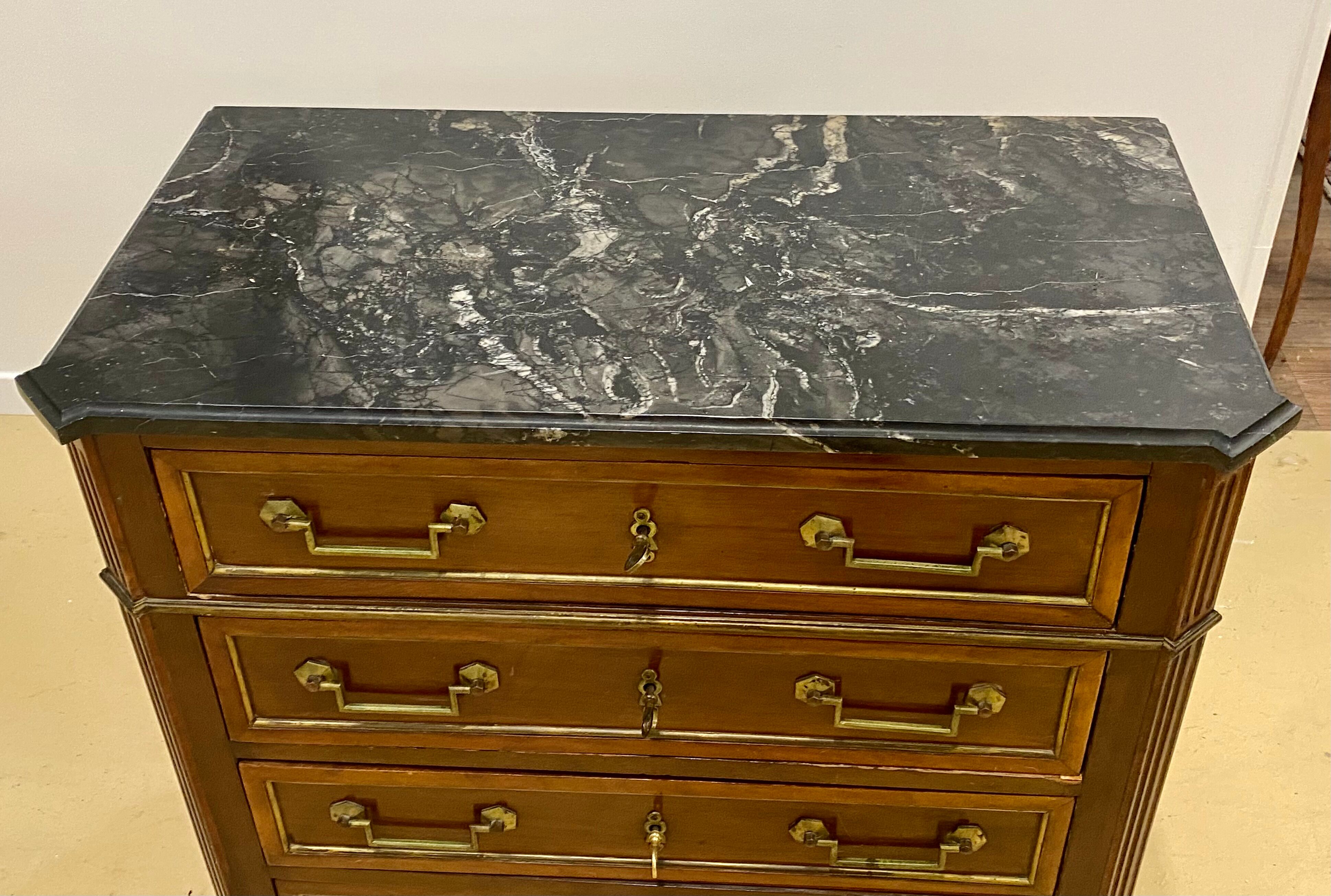 Commode Style Louis XVI