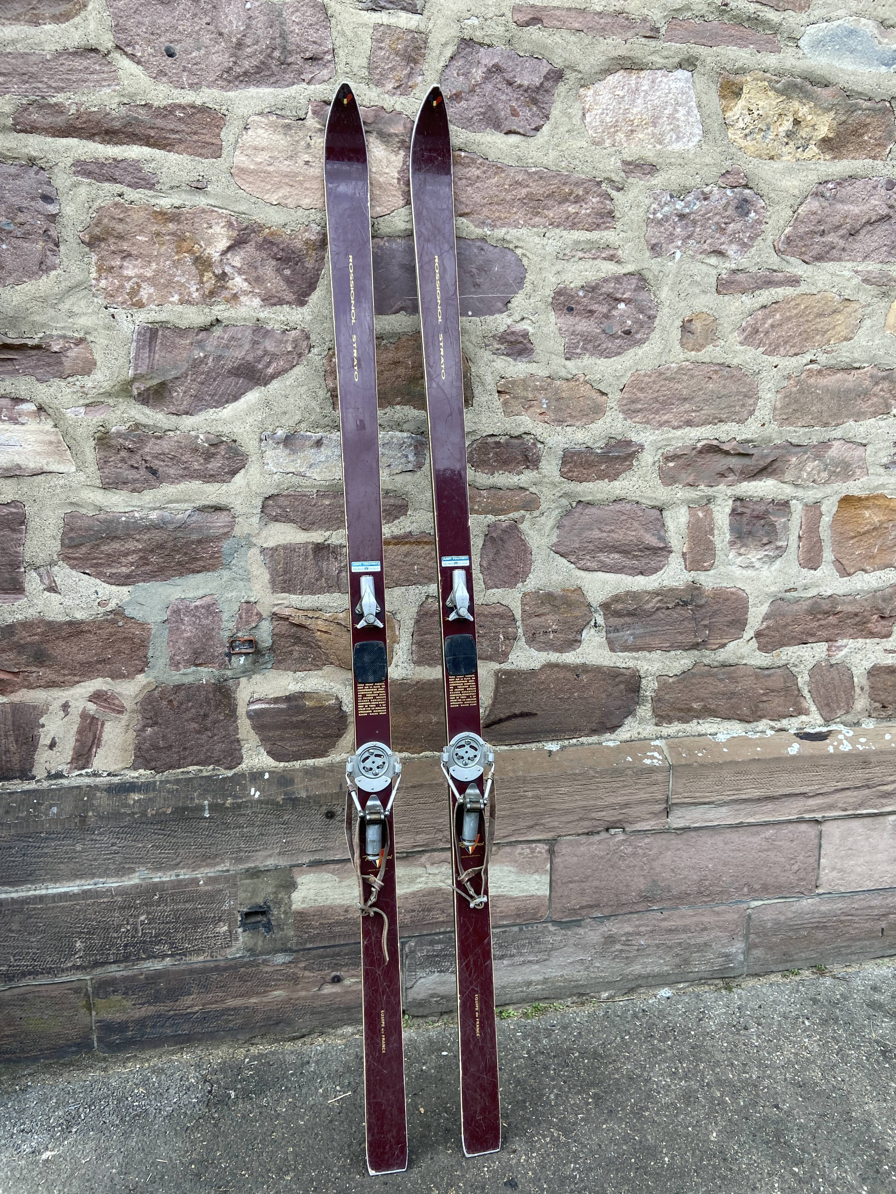 Paire de skis 1960 vintage rossignol