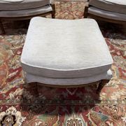 Paire de fauteuil / bergères de style Louis XVI beige