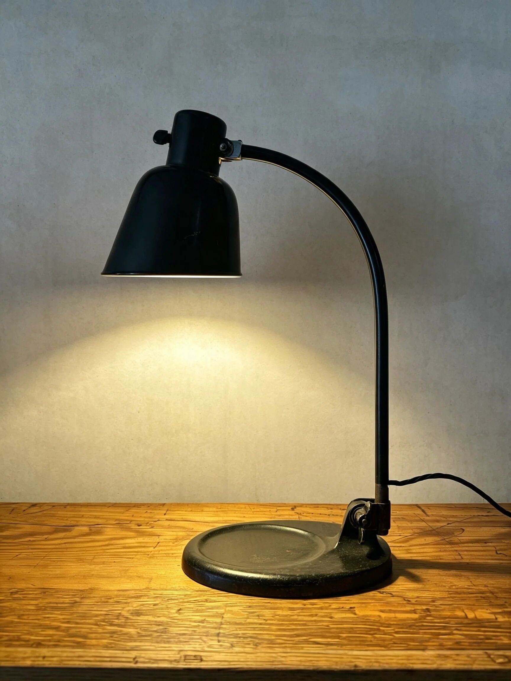 1930s bur, bunte & remmler model matador 2768 table lamp