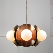 Lustre italien vintage en cuivre et opaline, années 70