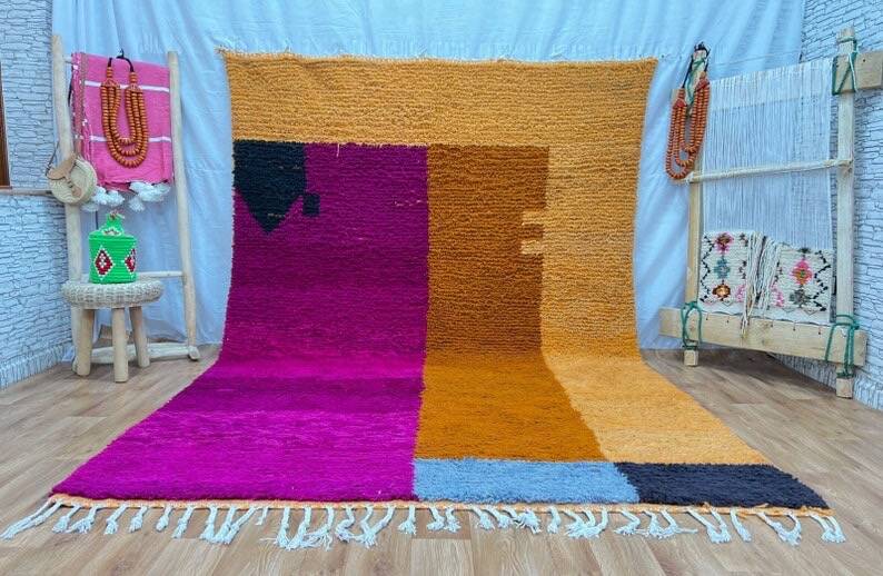 Berber rug made of natural wool, traditionally handwoven, 2/3 m.