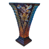 Art Deco vase in double-cut and hand-engraved Bohemian crystal, 1930s.