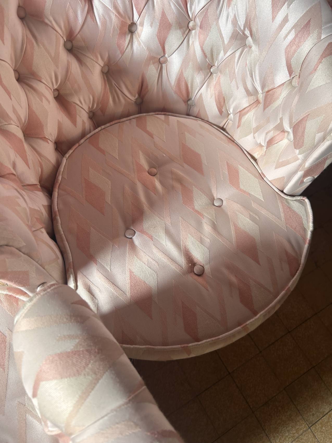 Pair of Hollywood Regency style cabriolet armchairs in satin pink, 1970s.