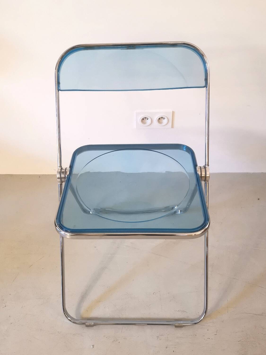 Plia chair, design Giancarlo Piretti, Anonima Castelli