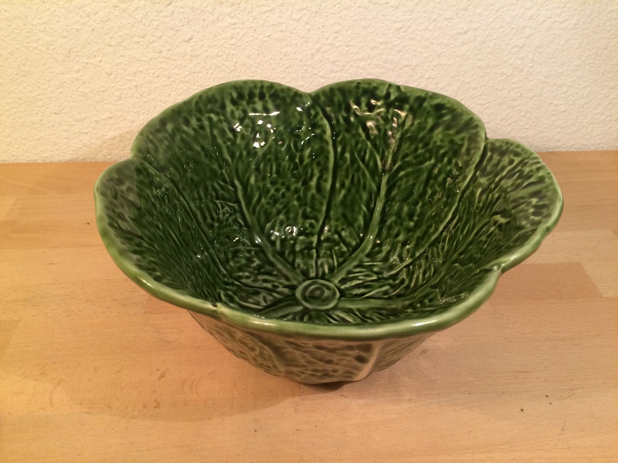 Ceramic cabbage service: salad bowl and tureen