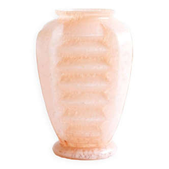 Vase rose en verre de Clichy