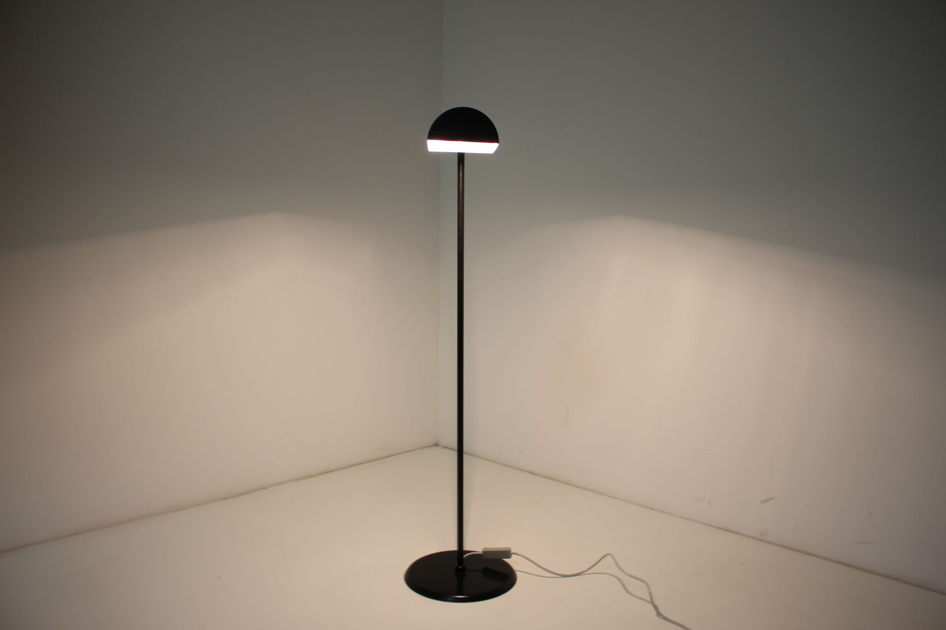Mid-century floor lamp, 1970's.