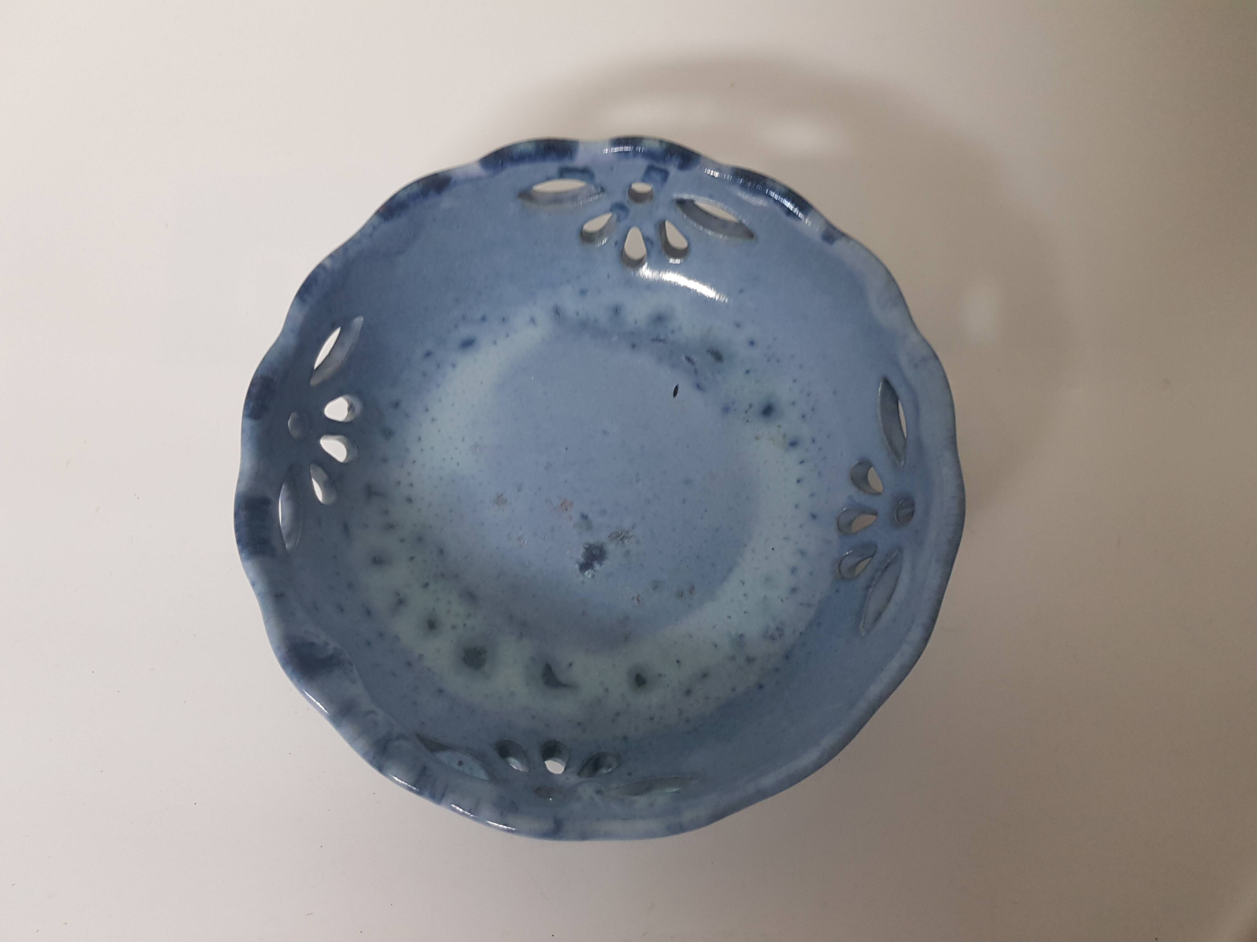 Blue ceramic empty pocket / bowl signed (signature to be identified)