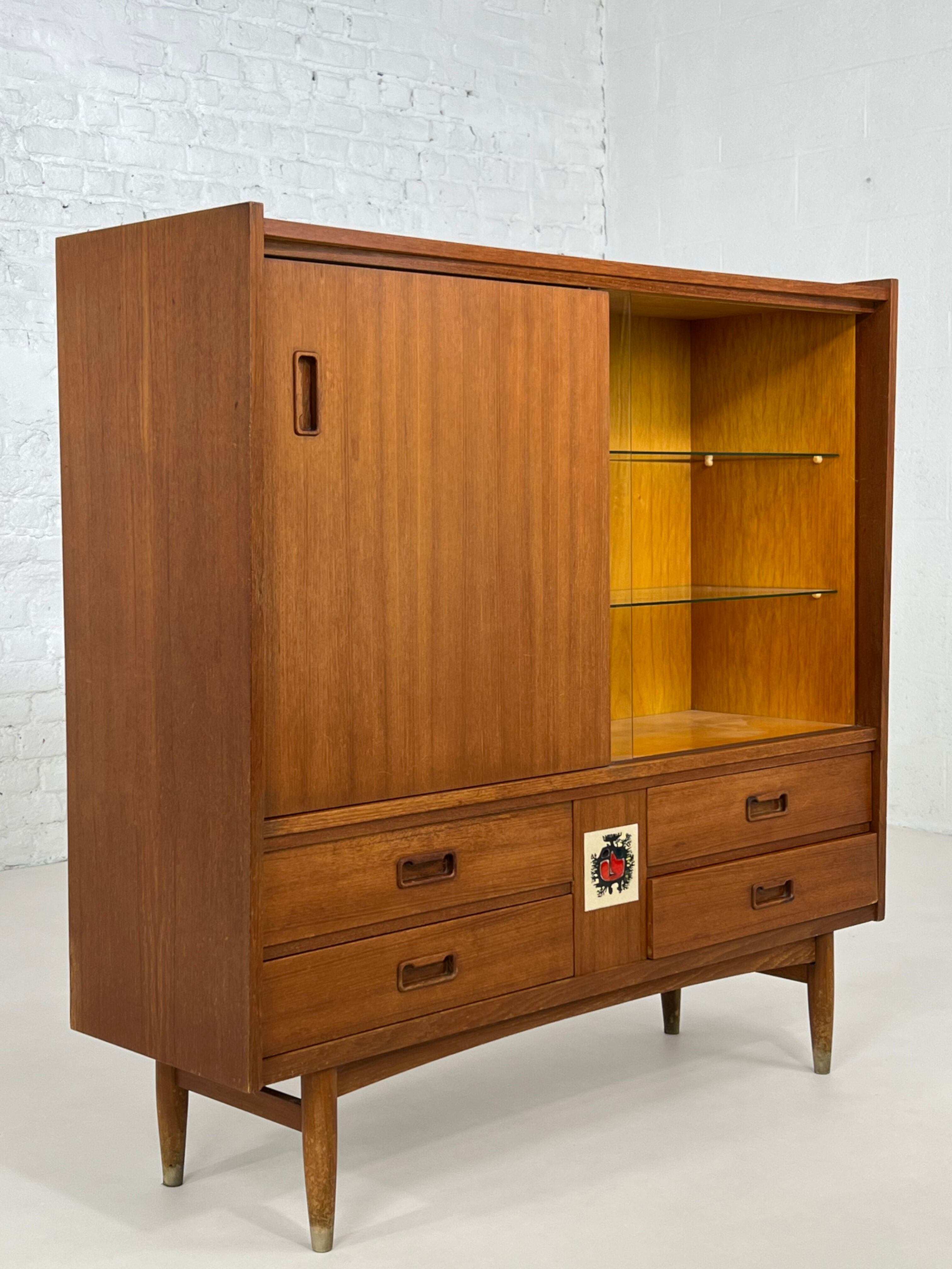 Buffet bar showcase of the 50s - 60s