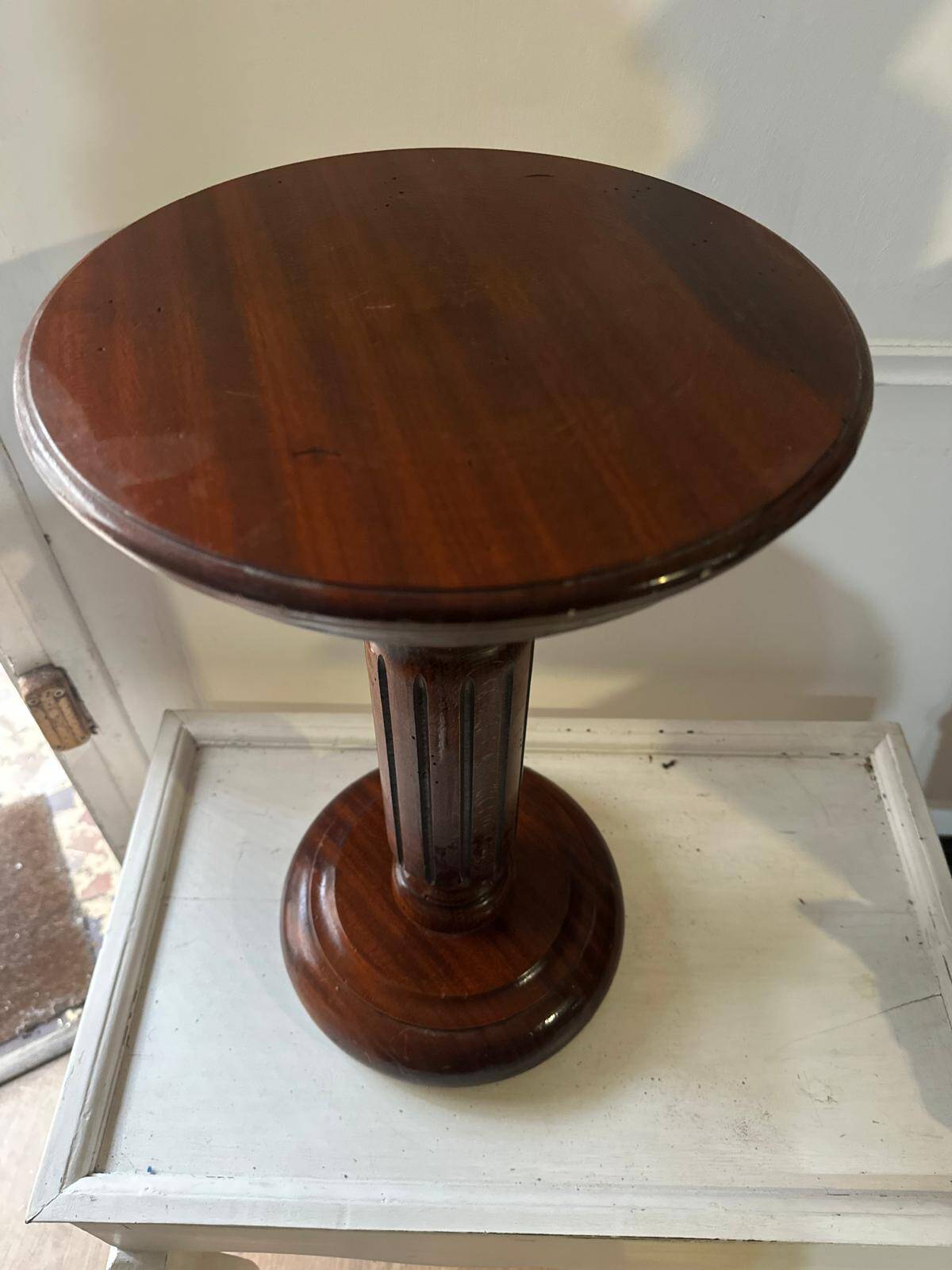 Antique mahogany pedestal in Empire style – side table / plant stand H 5