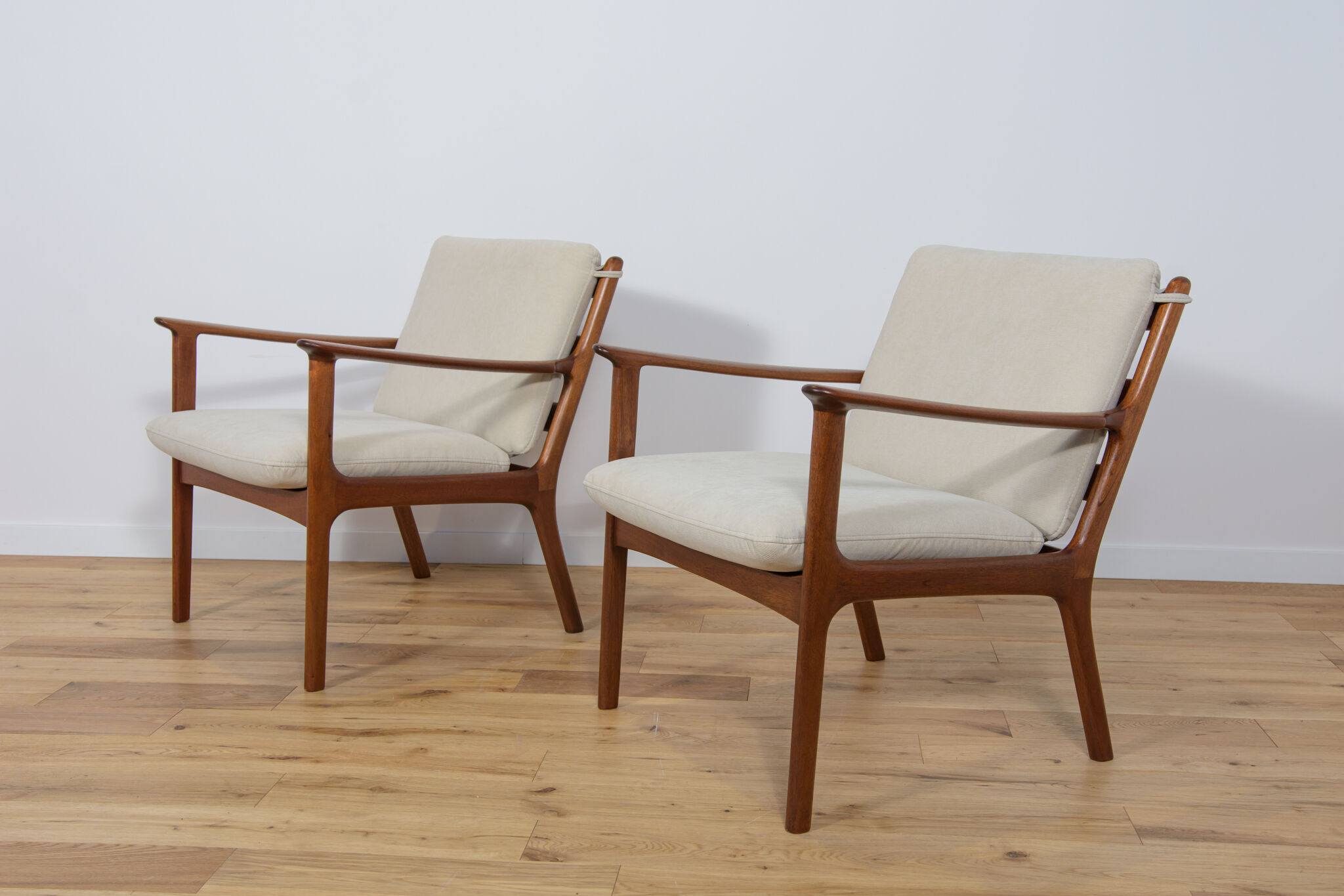 PJ112 Lounge Chairs by Ole Wanscher for Poul Jeppesens, 1960s, Set of 2