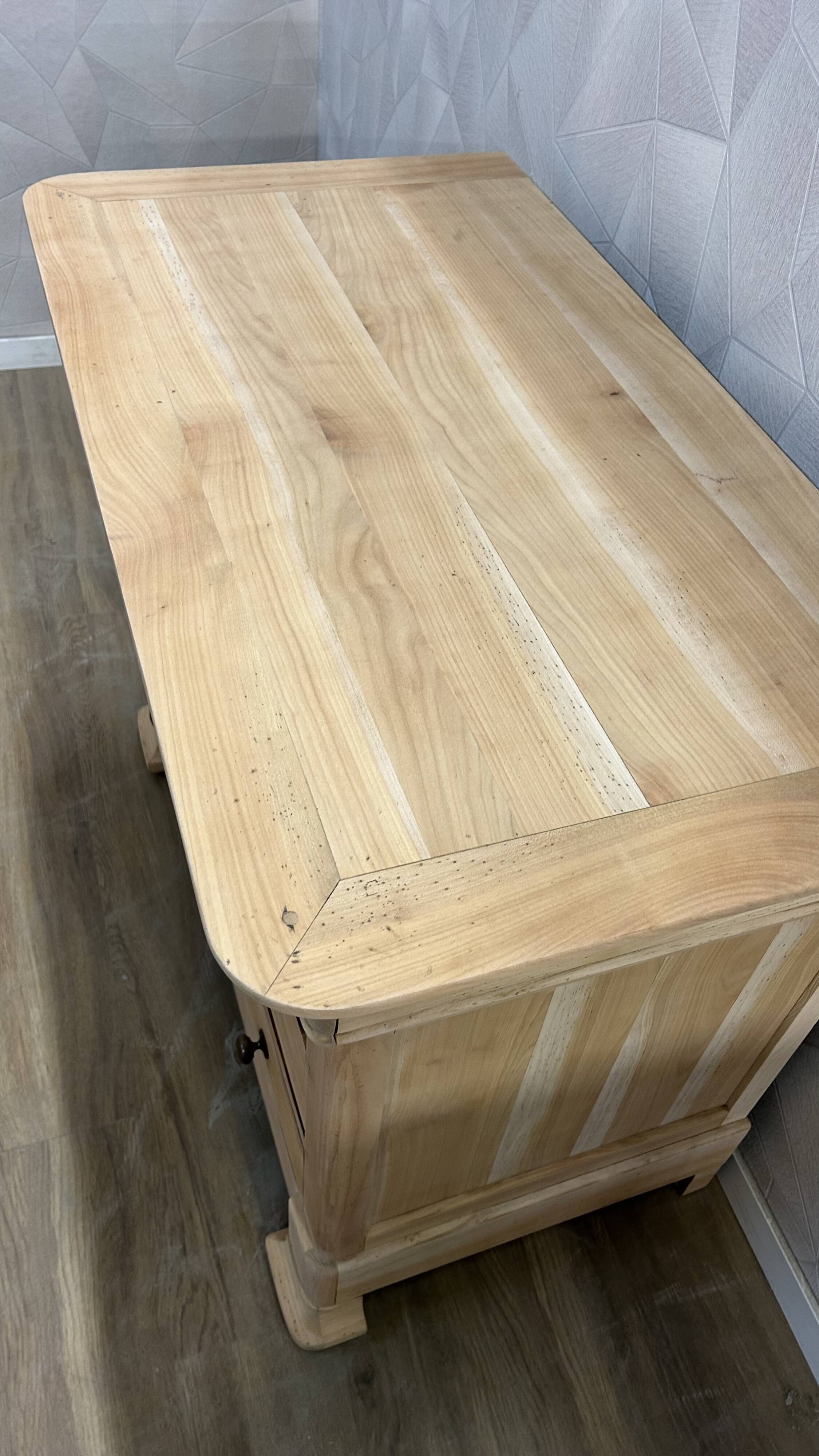 Louis Philipe 4-drawer chest of drawers, airbrushed