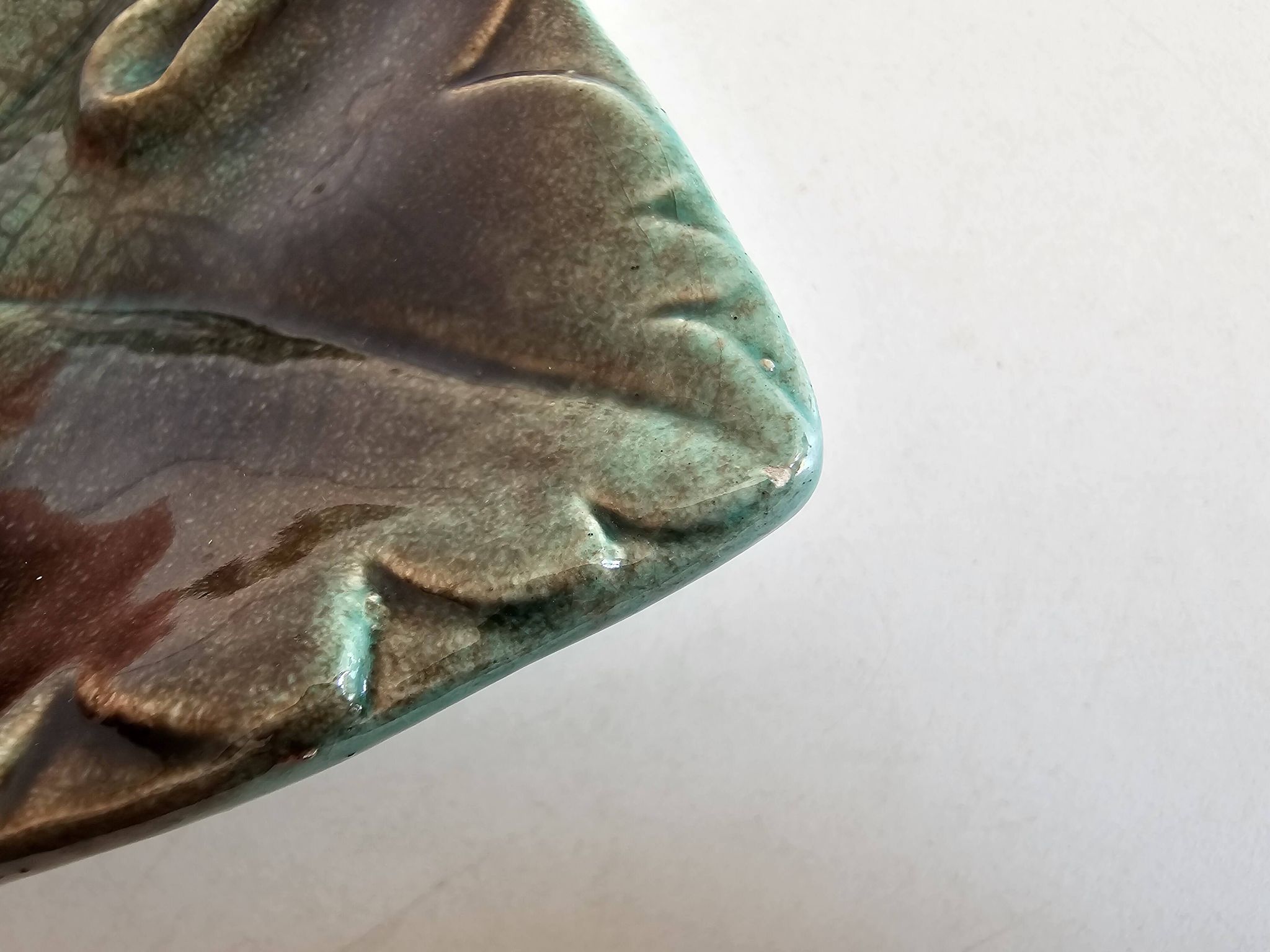 Leaf-shaped ceramic bowl by Dejardin - N Tréca Douai