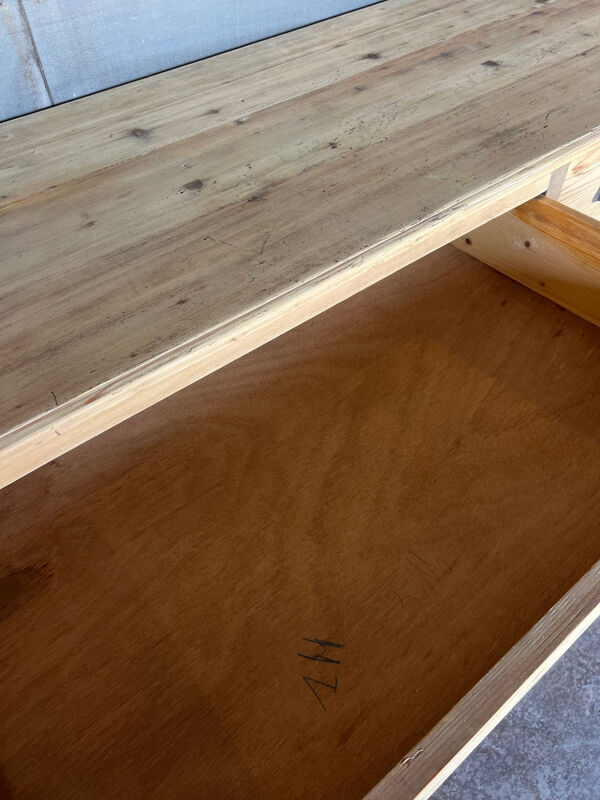 Ancien meuble de drapier