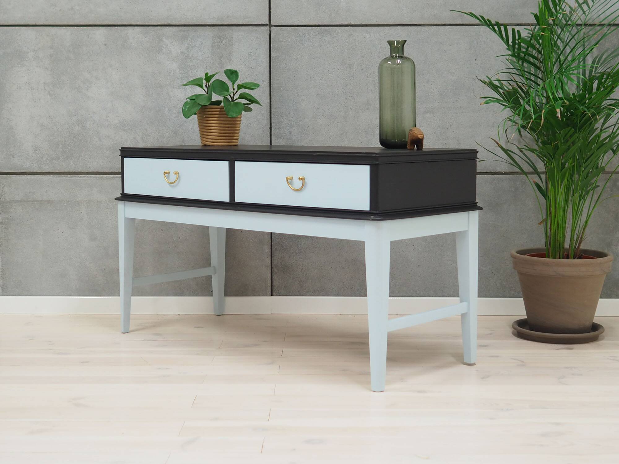 Walnut chest of drawers, French design, 1970s, production: France