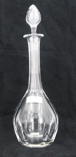 Crystal carafe Saint Louis model Cerdagne, signed, excellent condition.