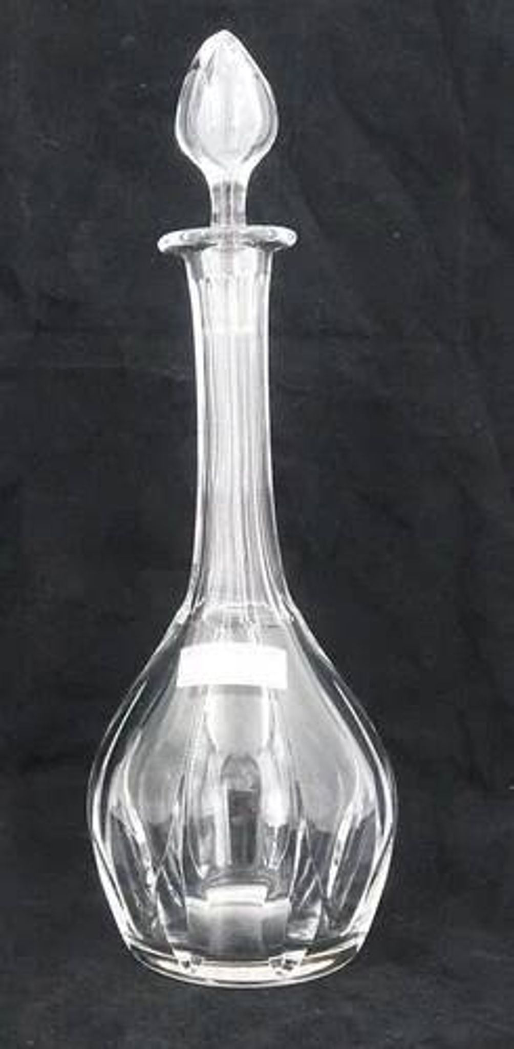 Crystal carafe Saint Louis model Cerdagne, signed, excellent condition.