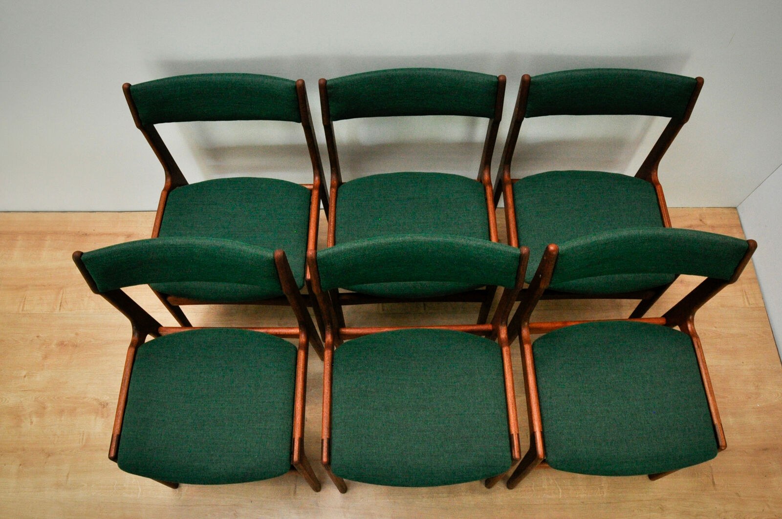 Set of 6 dining chairs by Erik Buch for Oddense Maskinsnedkeri