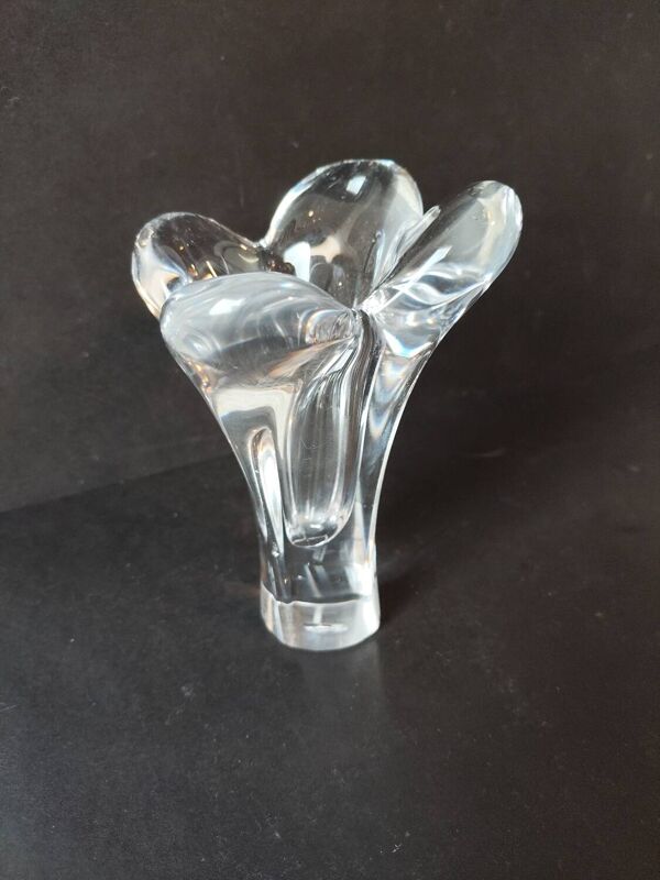 Vase en cristal de Bayel – motif floral – cristallerie française