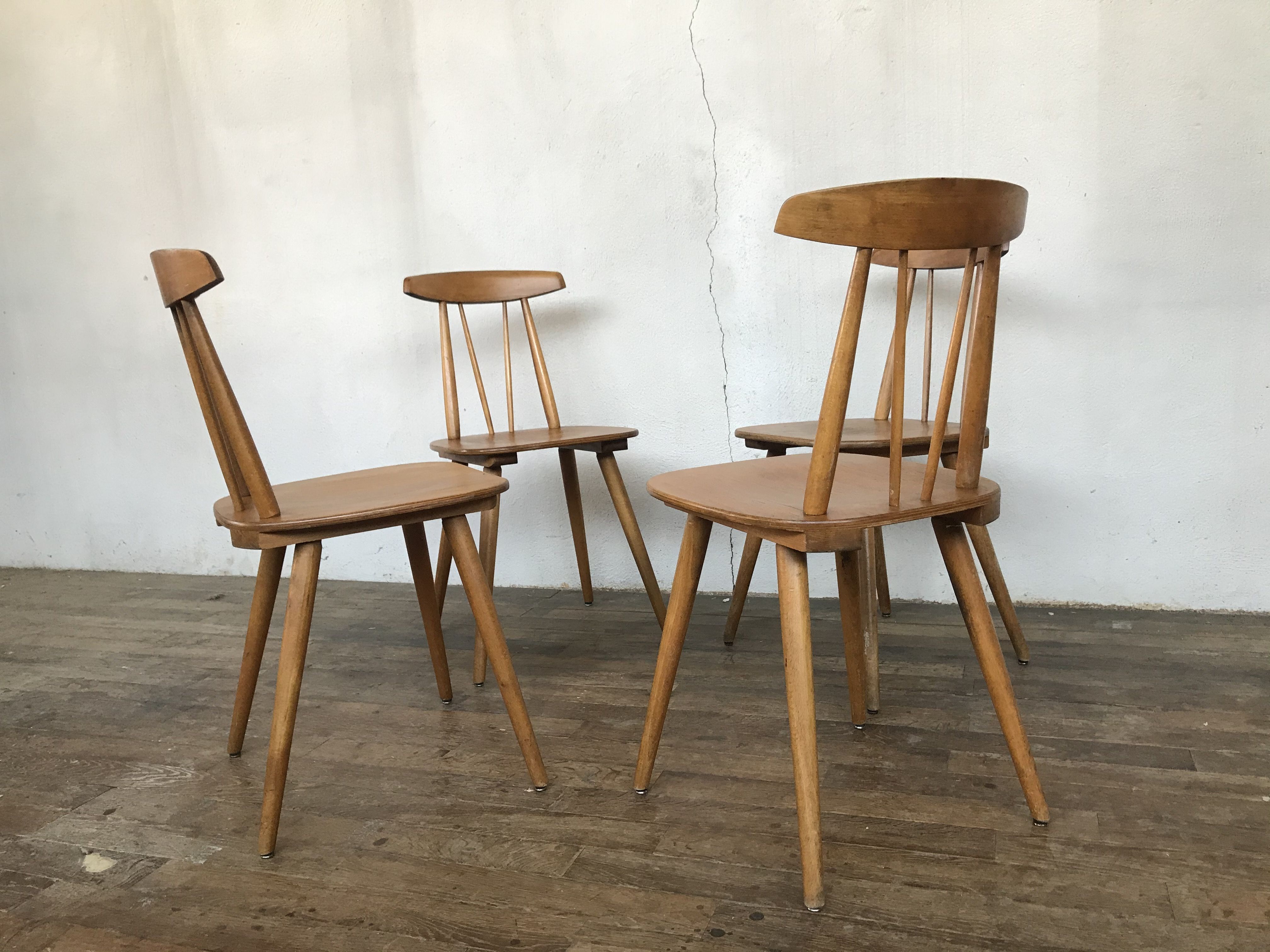 Series of 4 chairs