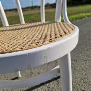 Lot de 4 chaises en bois tournés et cannage 